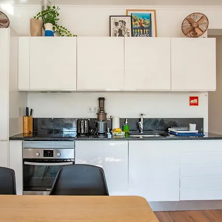 Bright In Лиссабон